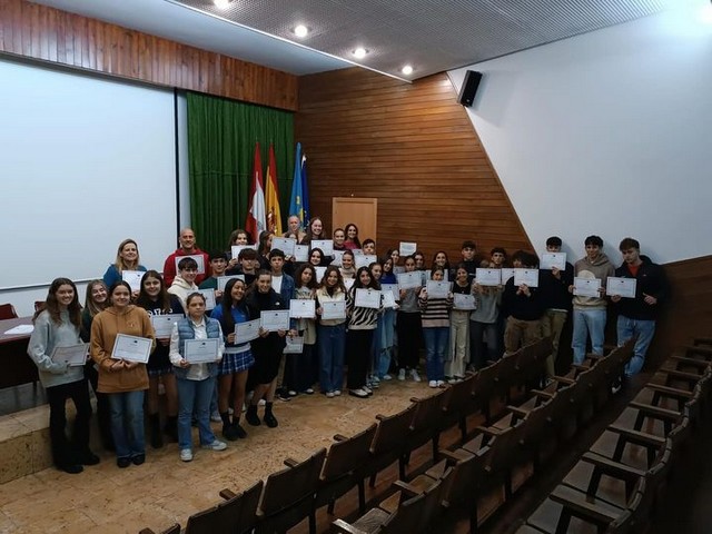 Entrega diplomas 64001